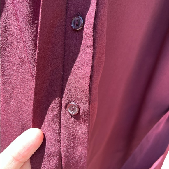 Motherhood Maternity Burgundy Sleeveless Button Front Blouse NWT Sz Small - Picture 3 of 5